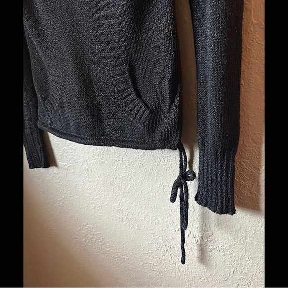 Wet Seal Y2K Shimmer Black Hooded V-neck Pullover with Drawstring Waist - Picture 4 of 6